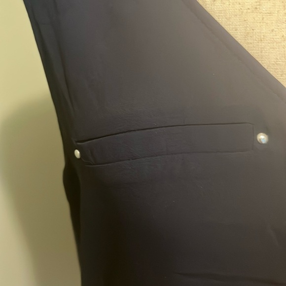 Elegant Navy Blue Sleeveless Top - Picture 5 of 7